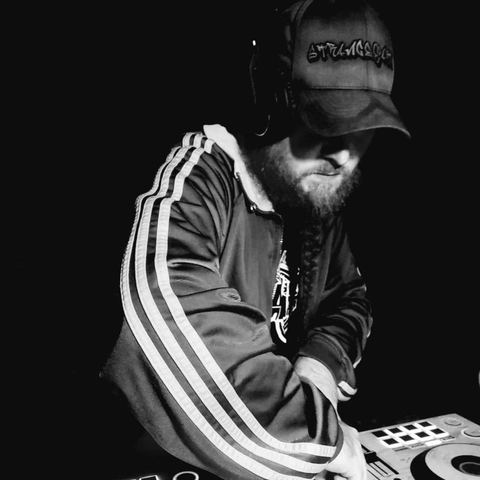 StrangeEarth - Fraktured Phoenix resident DJ