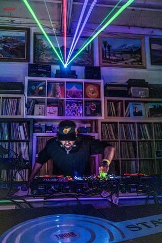Back To The Warehouse - Fraktured Phoenix rave photo 4