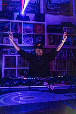 Back To The Warehouse - Fraktured Phoenix rave photo 8
