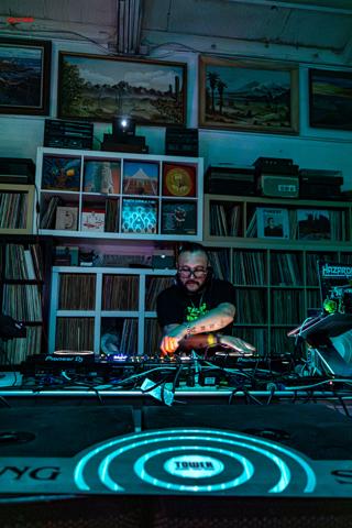 Back To The Warehouse - Fraktured Phoenix rave photo 26