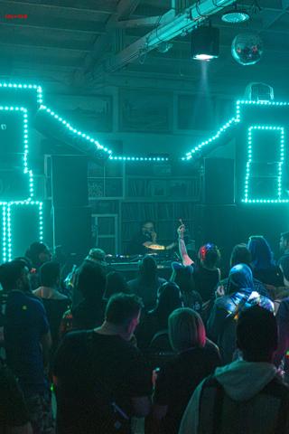 Back To The Warehouse - Fraktured Phoenix rave photo 34