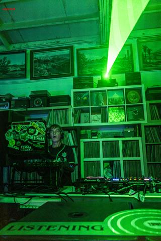Back To The Warehouse - Fraktured Phoenix rave photo 51