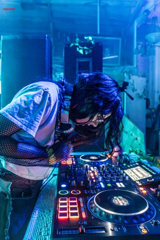 Back To The Warehouse - Fraktured Phoenix rave photo 106