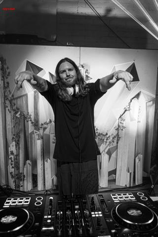 Back To The Warehouse - Fraktured Phoenix rave photo 112