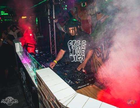 Uplink - Fraktured Phoenix rave photo 20