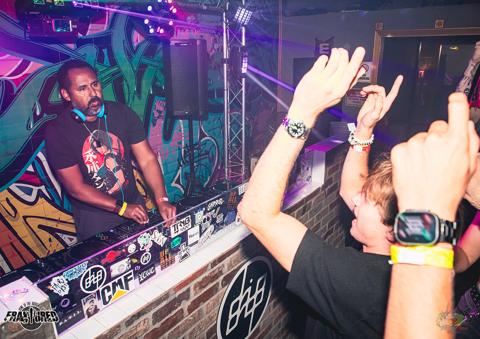 Uplink - Fraktured Phoenix rave photo 28